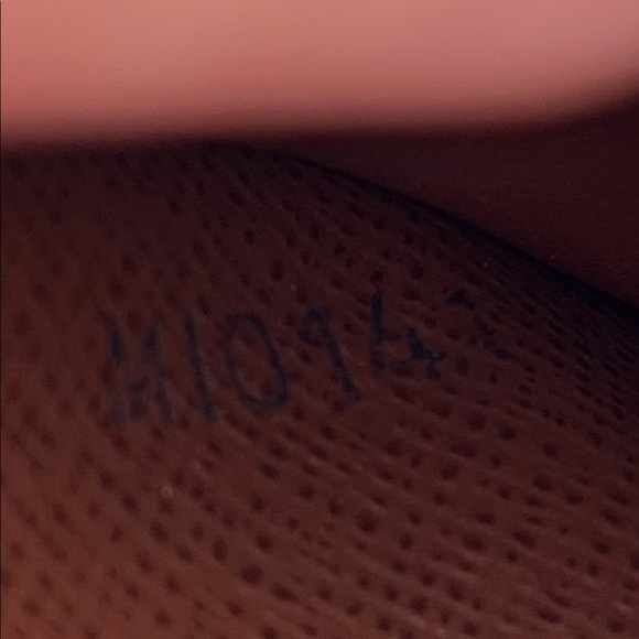 Lv Compact wallet - Picture 10 of 16